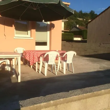 Le Coin Tranquille au pied du Puy de Dôme Apartamento Pontgibaud Exterior foto